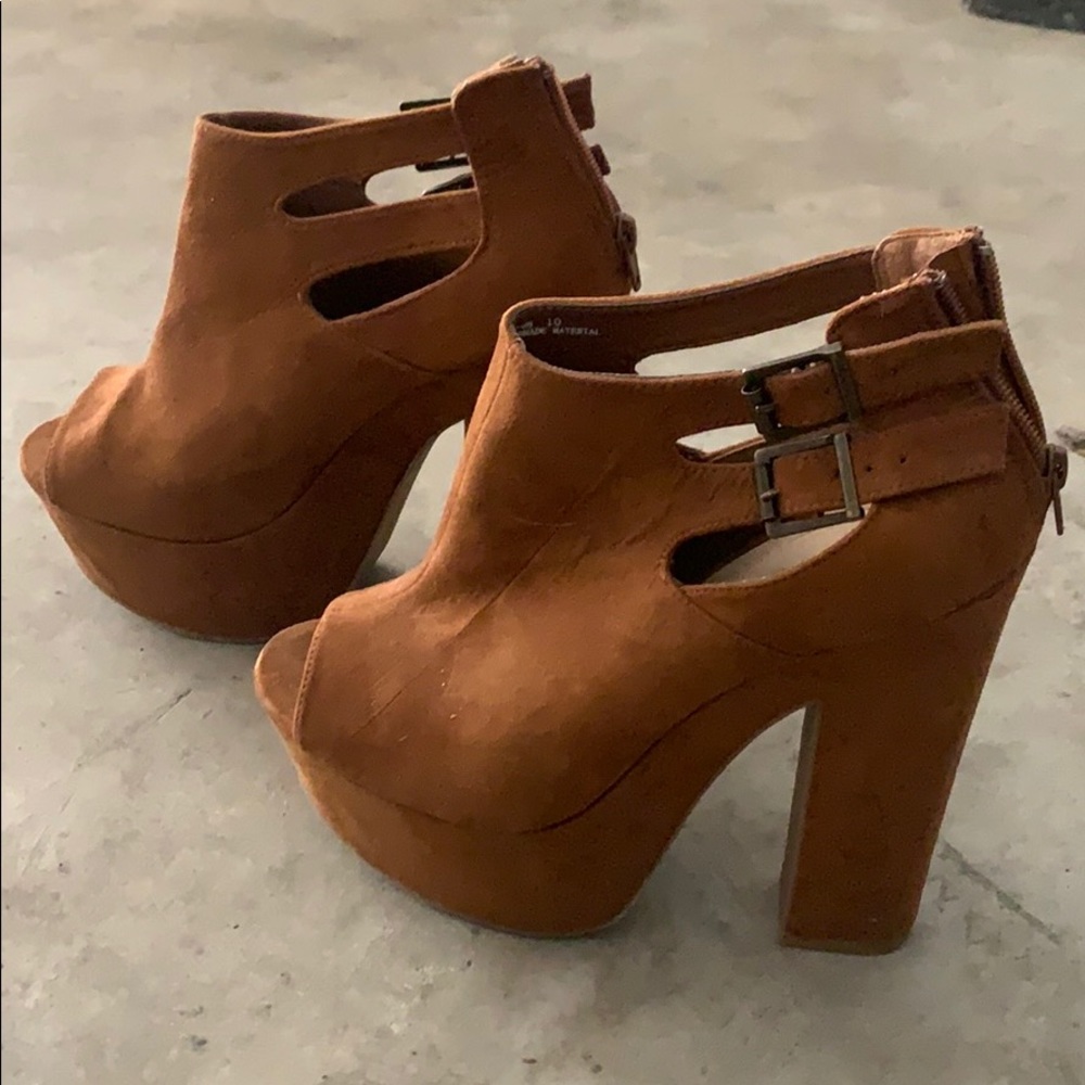 Brown pumps